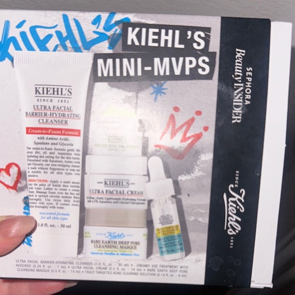 Kiehl's Mini-MVPs Skincare Set - Picture 1 of 3